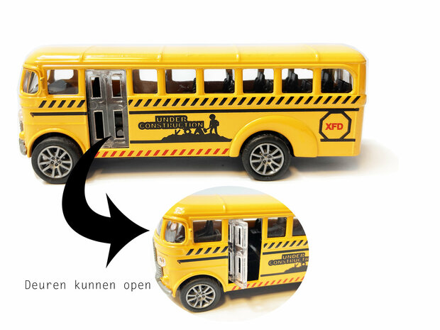 Schulbus &ndash; Spielzeug-Transporter aus Druckguss &ndash; R&uuml;ckziehantrieb &ndash; 13,5 cm