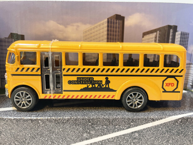 School bus - Toy van Die Cast vehicle - pull-back drive - 13.5CM