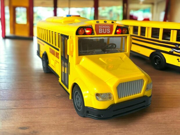 School bus with light and sound - 27.5 cm Yellow - 1:16 - toy bus