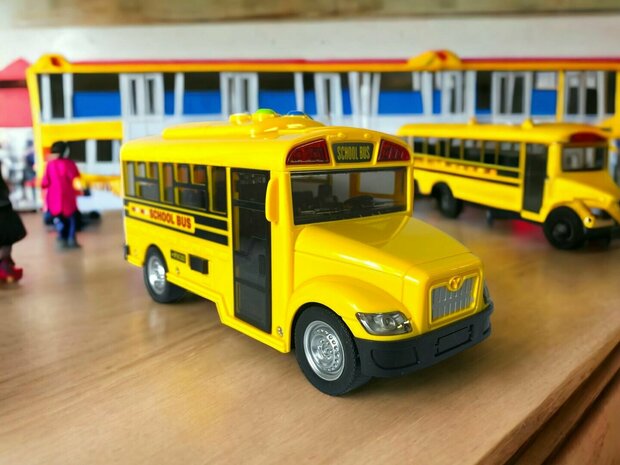 Stadtschulbus - mit Licht und Sound 20 cm gelb - Spielzeugtransporter