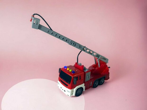 Fire truck - with spray hose and ladder truck - Friction - sound and lights - 25 cm