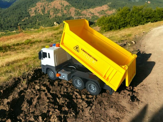 Dump Truck - camion avec plateforme de chargement - avec son et lumi&egrave;re - dumper 24,5CM