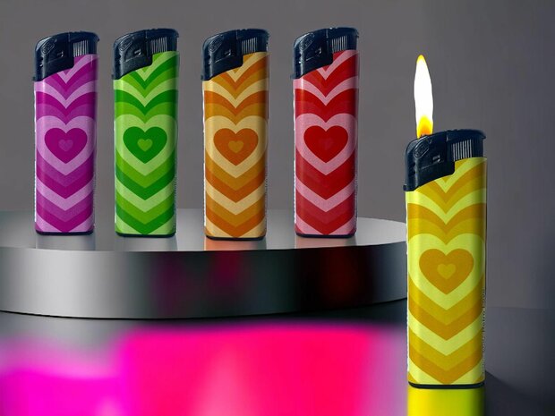 Lighters - 50 pieces in tray - Retro Heart print - refillable + gas