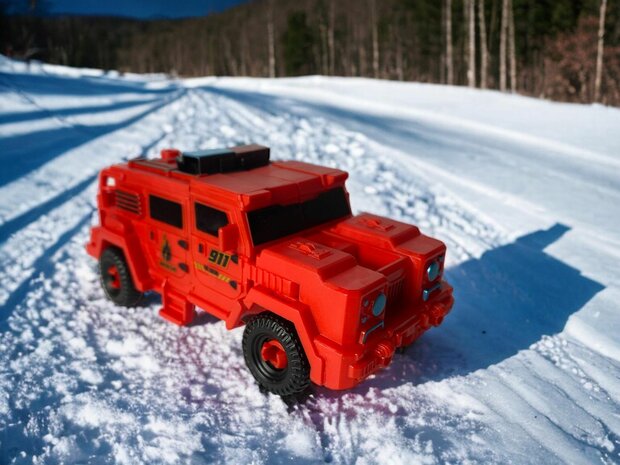 Transform X-Warrior ExtingGuish Flame &nbsp;- robot and car 2in1 Red
